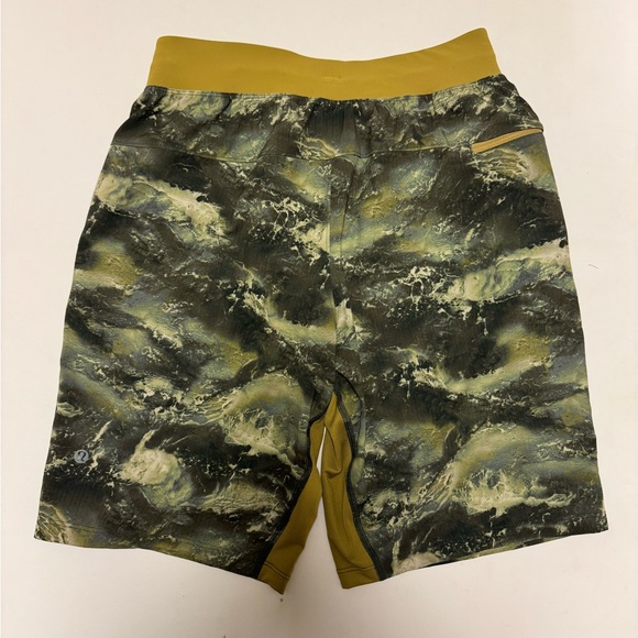 Lululemon Mens High Dive Auric Gold The T.H.E. Shorts 9” Linerless- Small - Picture 2 of 3